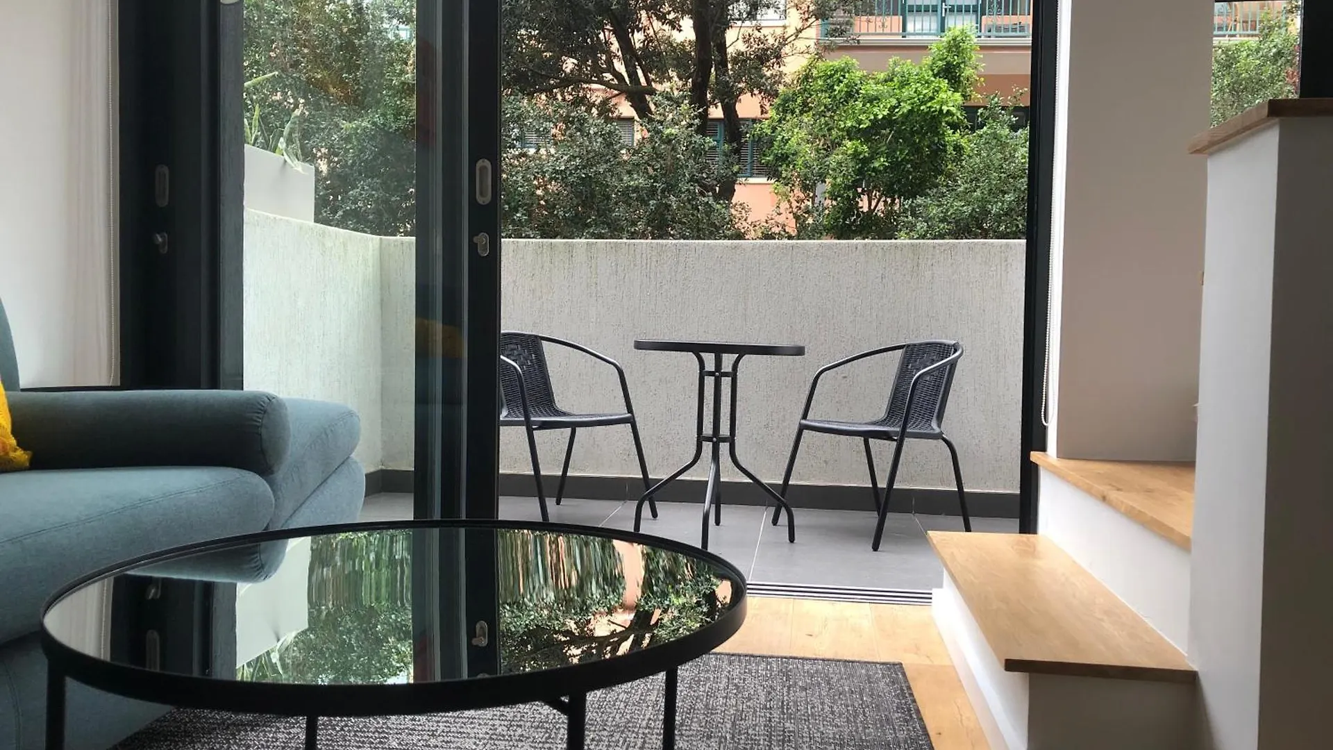 Seapoint Apartment - Pool - Gym - Balcony Cape Town