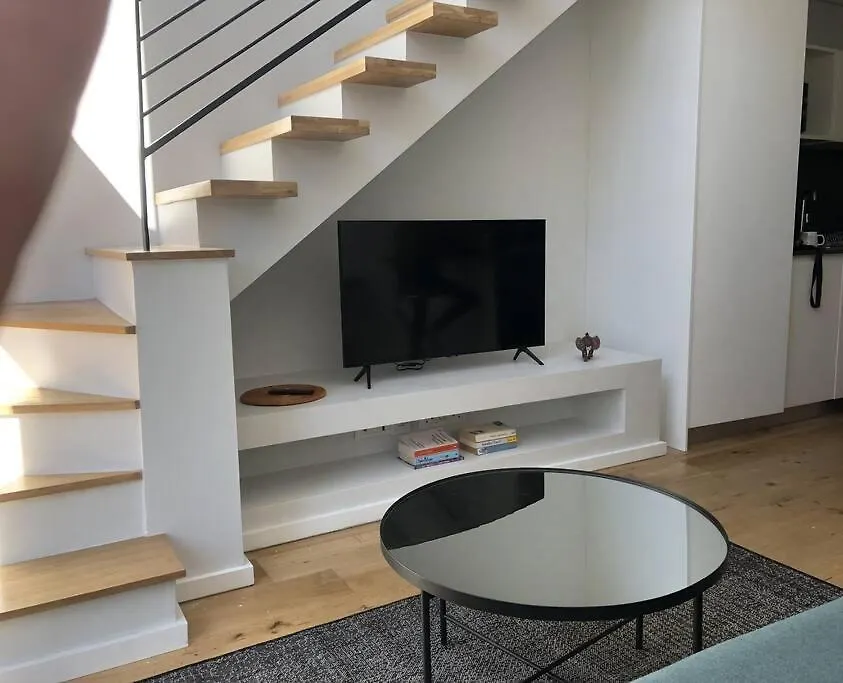 Seapoint Apartment - Pool - Gym - Balcony Cape Town